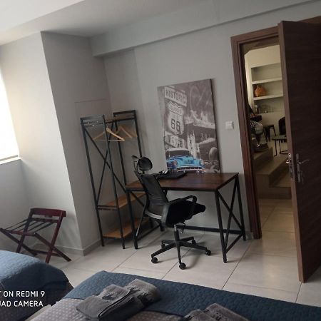 Patras' Hitech Apartment Extérieur photo