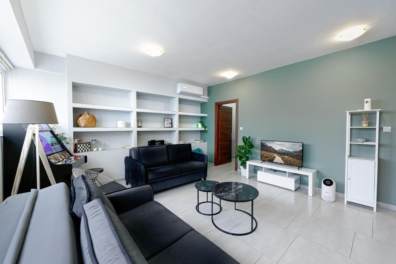 Patras' Hitech Apartment Extérieur photo